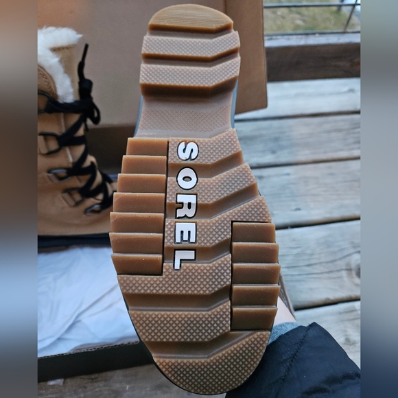 Never worn SOREL TIVOLI IV TALL WP - waterproof /insulated - Picture 4 of 4